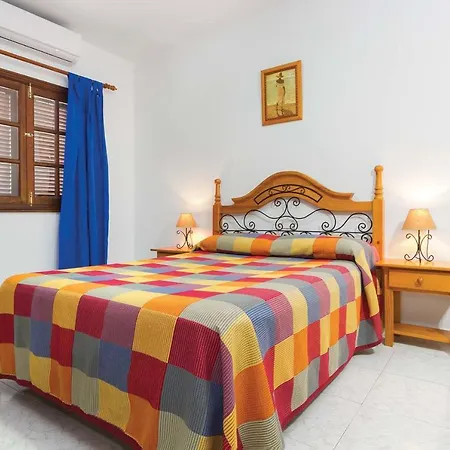 Villa Puerto Del Carmen Sleeps 4 Air Con Wifi