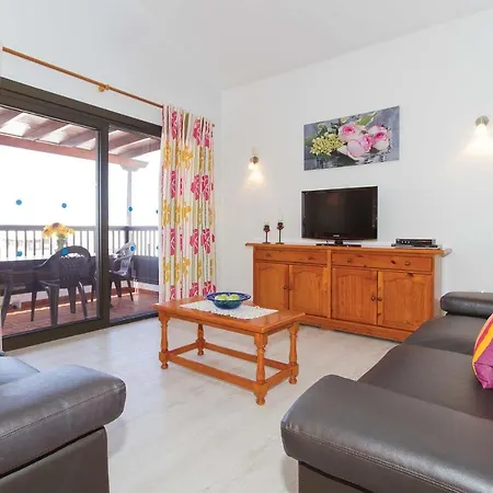 Puerto Del Carmen Sleeps 4 Air Con Wifi Vila